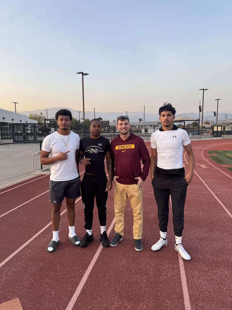 Jaishon Bledsoe (@jaishonbledsoe) on Twitter photo Appreciate <a href="/Shakes_GopherFB/">John Schaekel</a> for stopping by to watch us work!!
@NVootball58 <a href="/a_hoopeerrrr/">🐎Hoopssdotcom🐎</a> <a href="/SilvaUSSSASoCal/">Silva</a> Appreciate <a href="/Shakes_GopherFB/">John Schaekel</a> for stopping by to watch us work!!
@NVootball58 <a href="/a_hoopeerrrr/">🐎Hoopssdotcom🐎</a> <a href="/SilvaUSSSASoCal/">Silva</a>