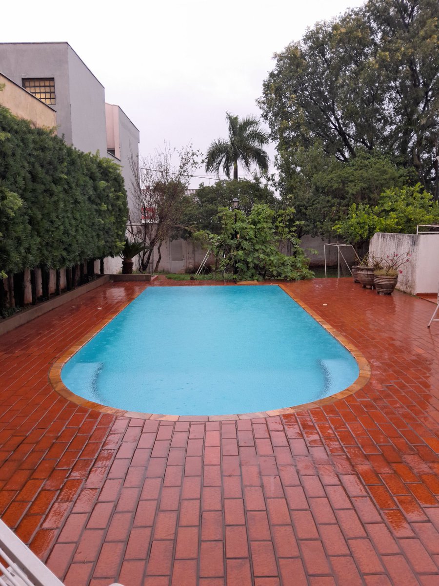 Barbara95991034's tweet photo. Chuva sério?
Indo reza pra santa clara https://t.co/CAR5ZkIOxM