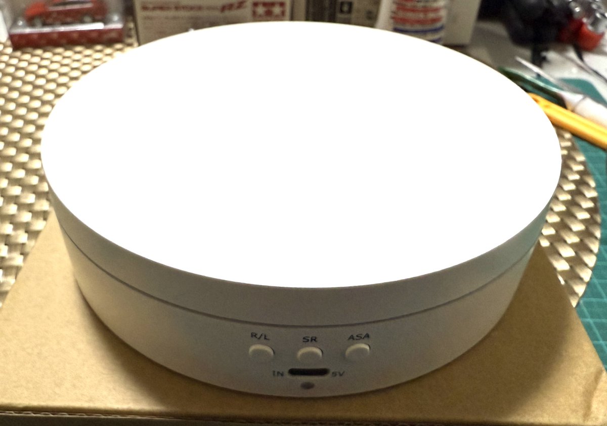 fuku_jiji's tweet photo. ミニカー用ターンテーブルを買いました。
アリエクで2台で1,600円ほど送料無料はどうなっているのか不思議です😱
自家用車のパサートを載せて回して喜んでいます😅
#アリエク
#ホビー用ターンテーブル
#passatvariant https://t.co/FKfR7BQsJb