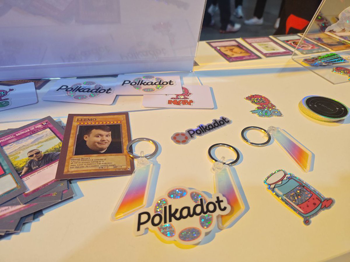 lenexus_org's tweet photo. 👀 What do we have here?
Some shiny @Polkadot goodies spotted at #CryptoXR...
Come discover what's hiding on our booth tomorrow 🌈
#LessTrustMoreTruth https://t.co/aElQzV5OWz
