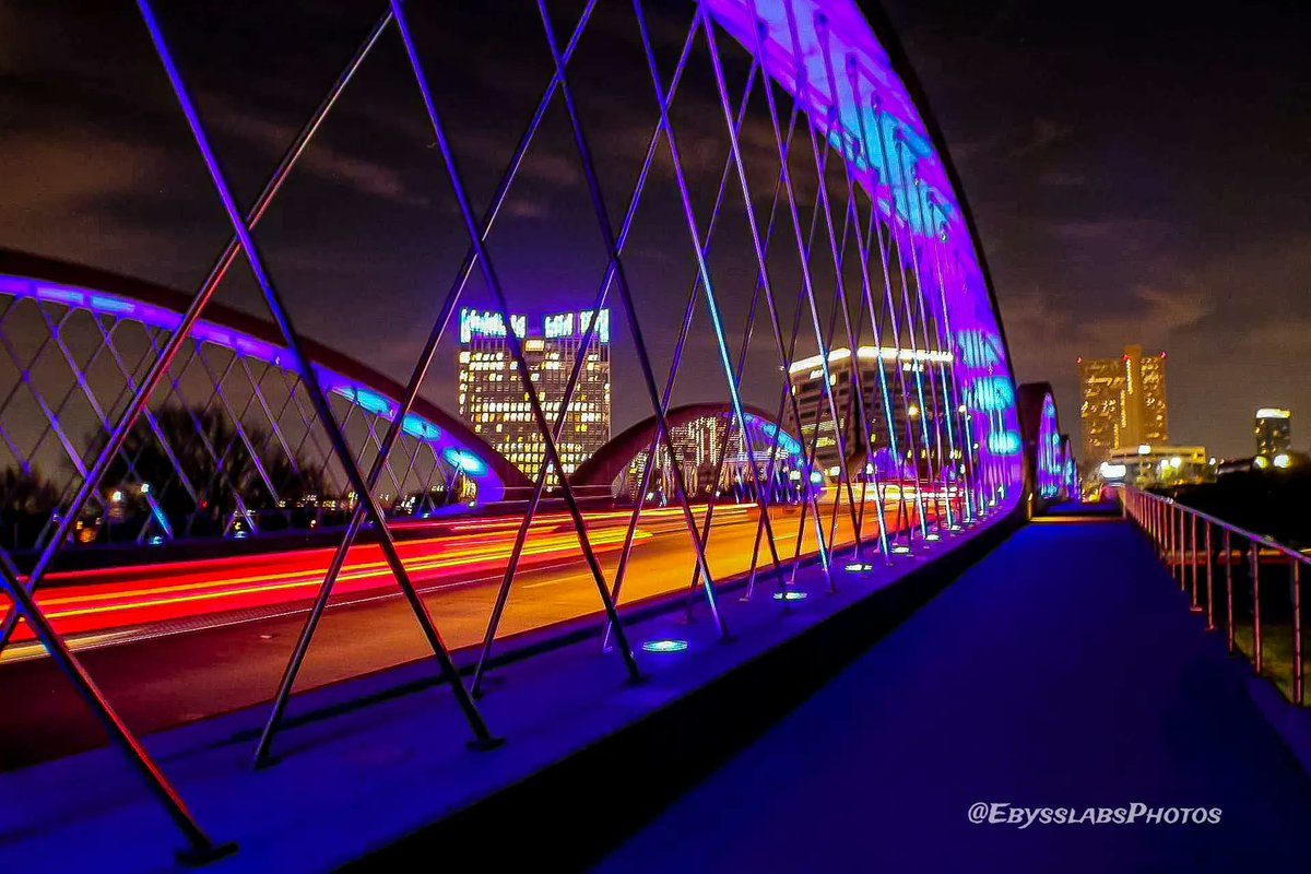 ebysslabsphoto's tweet photo. 7th street Bridge Fort Worth 
#photography #ShotonCanon https://t.co/glnVnyQTWS