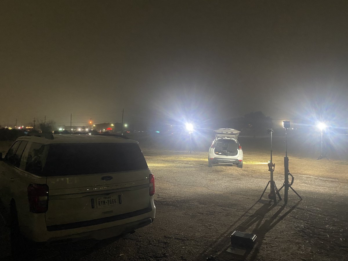 foxfuryLED's tweet image. We just wrapped up a scene light demo with a Texas Sheriff&apos;s Office, putting the Nomad 360 head-to-head with other lights. If you&apos;re still deciding which light suits your department best, why not see them in action yourself? Request a demo and make an informed choice. #foxfuryled