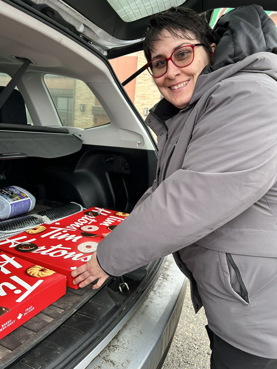 marilynritchie5's tweet photo. Leonka volunteered at the @TimHortons in Shawnessy this morning before picking up a few dozen   @TimHortons @SpecialOCanada donuts to share with with her colleagues at @sobeys in Cranston before enjoying one at home. #choosetoinclude https://t.co/VOudDMlZbH