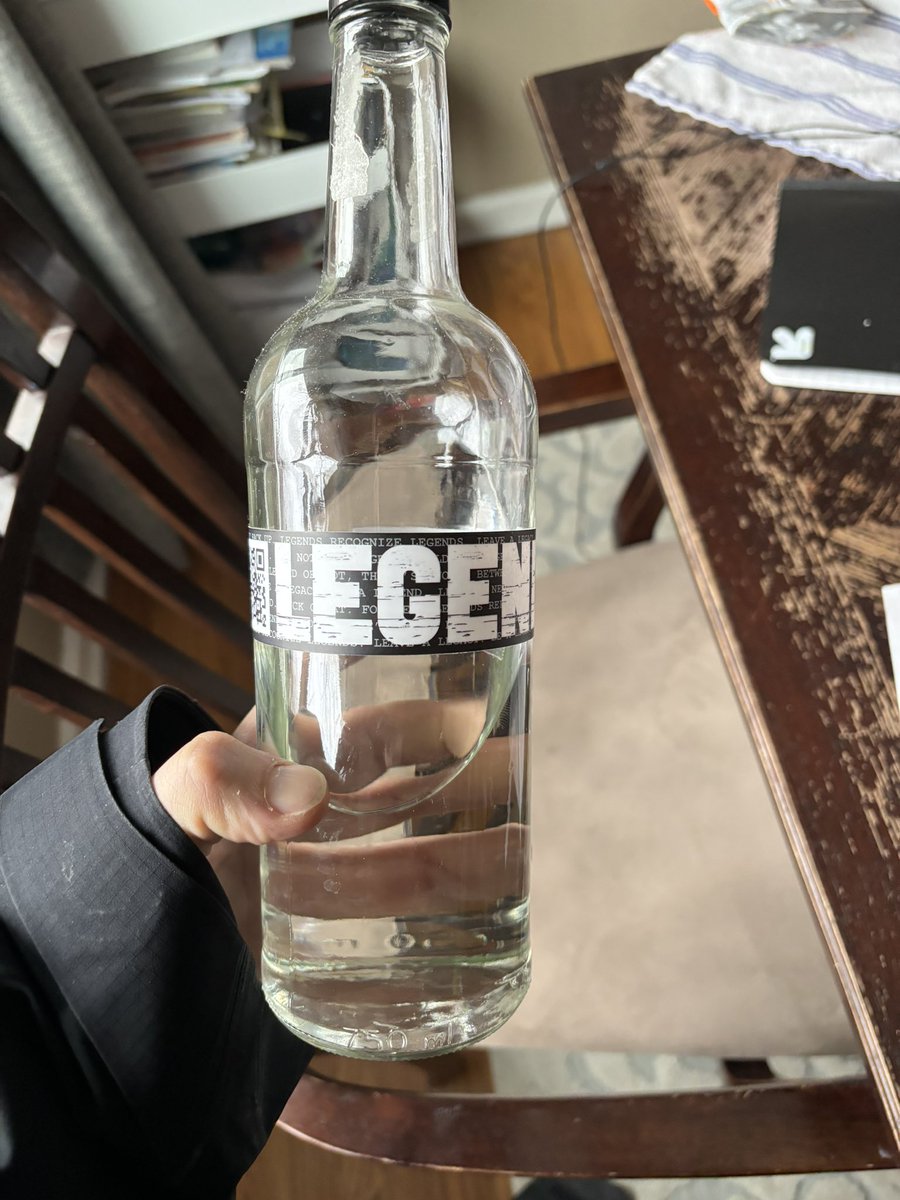MaliJatagan's tweet photo. Been a crazy week in #crypto but an important one. People are starting to realize that the house always wins with these one day wonders. #Conviction & #community are the real plays & the way forward. Salute to all my $LEGEND people! #takebackthecycle #stayready @LegendOnSolana https://t.co/4OTshoxihw