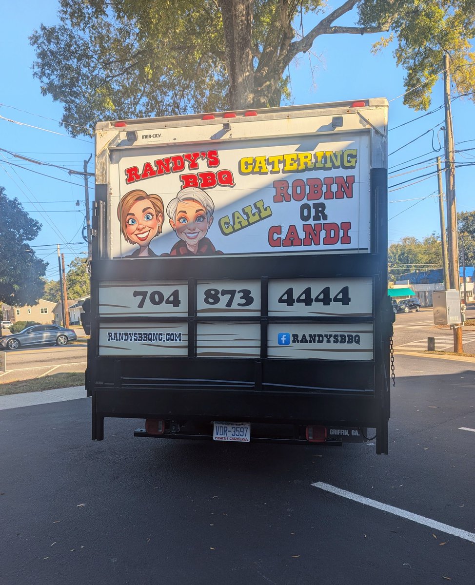 🚚 Just finished a bold vinyl wrap design for a catering truck! 🎨🔥 The custom wood-style tailgate blends seamlessly into the top artwork, making it stand out on the road. Love how this one turned out! What do you think? 👀 #VehicleWrap #VinylDesign #GraphicDesign