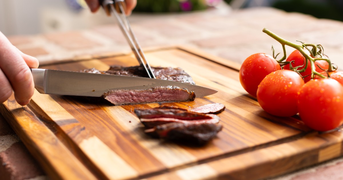With strong demand, beef continues to lead the way in retail sales, surpassing other proteins. Explore the full insights here: bit.ly/41Zh1kF #BeefCheckoff