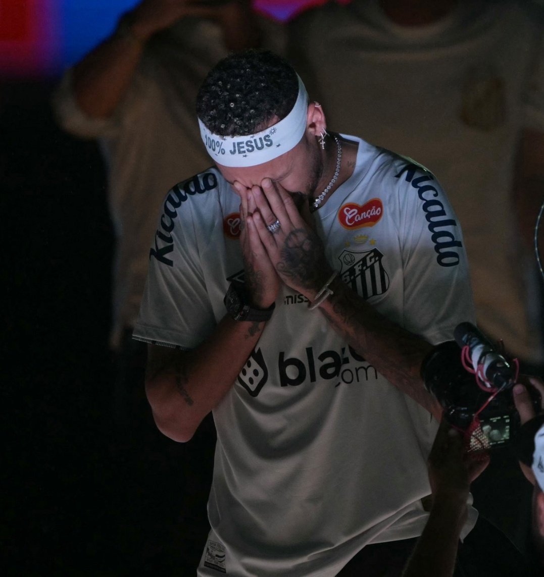 TeamNey10's tweet image. Neymar Jr 🥹😢😢