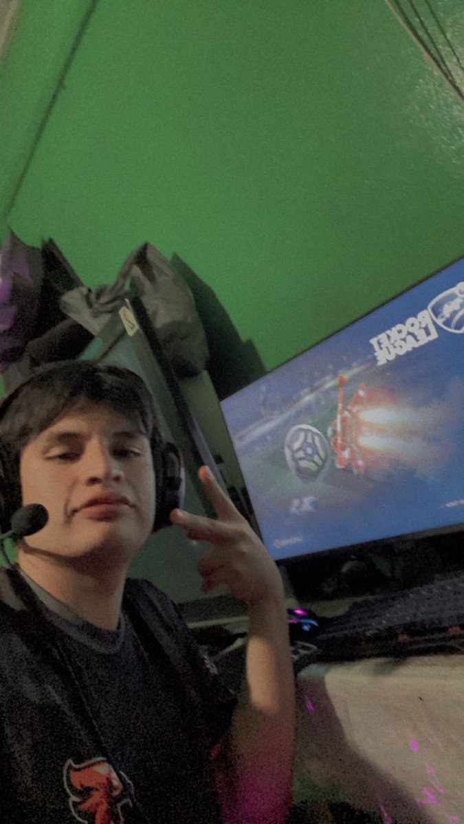 Andamos en directo con <a href="/omaralex08/">Omaralex08</a> jugaremos varios juegos con los seguidores espero verlos

twitch.tv/txt_nills

#streamer #twitch #Fortnite