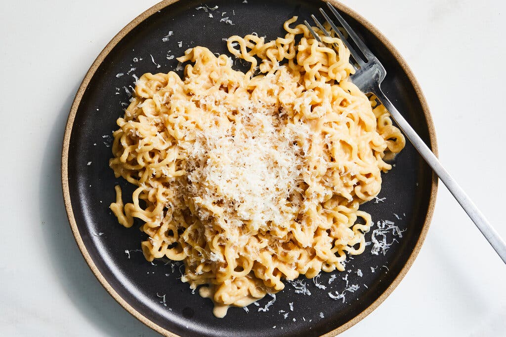 This looks interesting. #PeanutButter #Noodles cooking.nytimes.com/recipes/102504…
