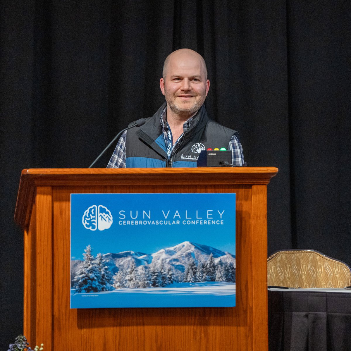 UC San Diego Neurological Surgery (@ucsdneurosurg) on Twitter photo Our #UCSDNeuroSurg faculty Jeff Steinberg, MD (<a href="/J_SteinbergMD/">Jeffrey Steinberg, MD</a>) presented an interactive case on direct carotid access for thrombectomy at the <a href="/SunValleyCVConf/">Sun Valley Cerebrovascular Conference</a>! #SVCC2025 Our #UCSDNeuroSurg faculty Jeff Steinberg, MD (<a href="/J_SteinbergMD/">Jeffrey Steinberg, MD</a>) presented an interactive case on direct carotid access for thrombectomy at the <a href="/SunValleyCVConf/">Sun Valley Cerebrovascular Conference</a>! #SVCC2025