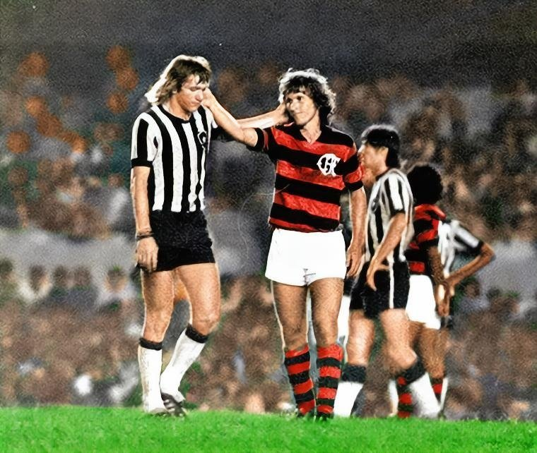 a melhor foto do clássico Flamengo x Botafogo, sem ser de alguém comemorando nem nada (fotos padrão), é esta aqui, né?

não precisa nem ter discussão.