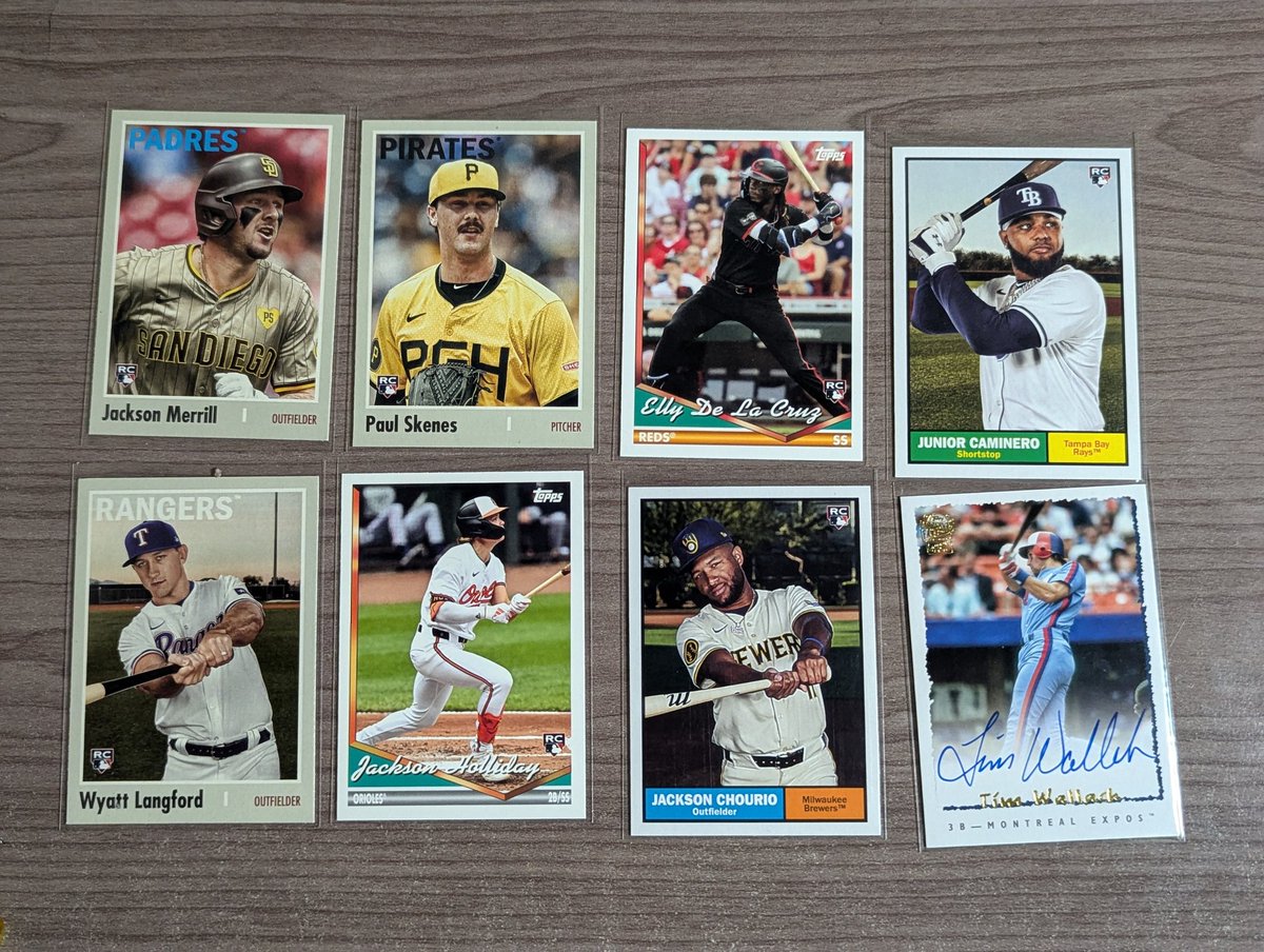 Pulling winner for this Givy.

MLB Rookie LineUp + Auto

You know the deal ! 

1. Follow
2. Like
3. Repost

Winner drawn at Midnight !