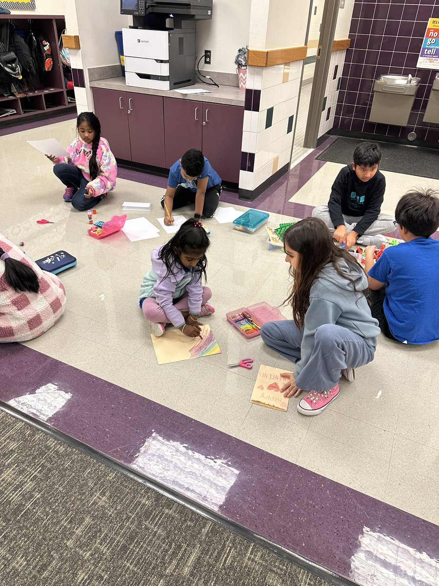 bennadventures's tweet photo. Love + Learning = The Perfect Combo! ❤️
Our Blue House Huddle was full of creativity as we made Valentine’s Day cards 💌 and built amazing creations with STEM bins! 🔧💡 Who knew engineering and kindness made such a great pair?
#BlueHouseHuddle #ValentinesDay #STEMLove https://t.co/qTl7OleBkw