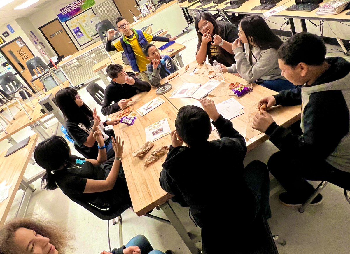 CyberCougars doing their last minute preparations before the regional meet tomorrow. Yes, they are communicating, listening, and having fun! <a href="/HAntwine_MS/">Patricia Pedroza</a>  #CyberCougars