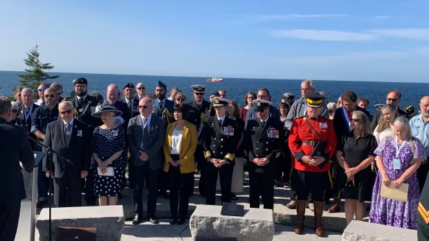 Dr. Lucie Kocum (she/they | elle/iel) tweet media