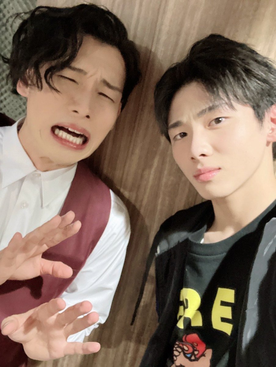 #髙山晴澄 通信
Boys⭐︎Act〜camellia『パニックカフェ』 team COFFEE 昨日5日目ありがとうございました☕️今日は千秋楽です。このメンバーでこの演目をできるのが最後だと思うと本当に寂しいです😭悔いの残らない様に全力で楽しみます😊とっきーさん店員さんと📷💕
#パニカフェ2025 
#神戸セラボ