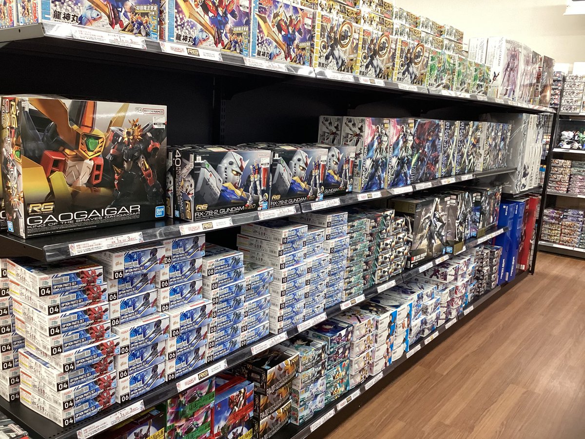プラモLABO からのお知らせ 本日オープン時のガンプラ売り場です ご