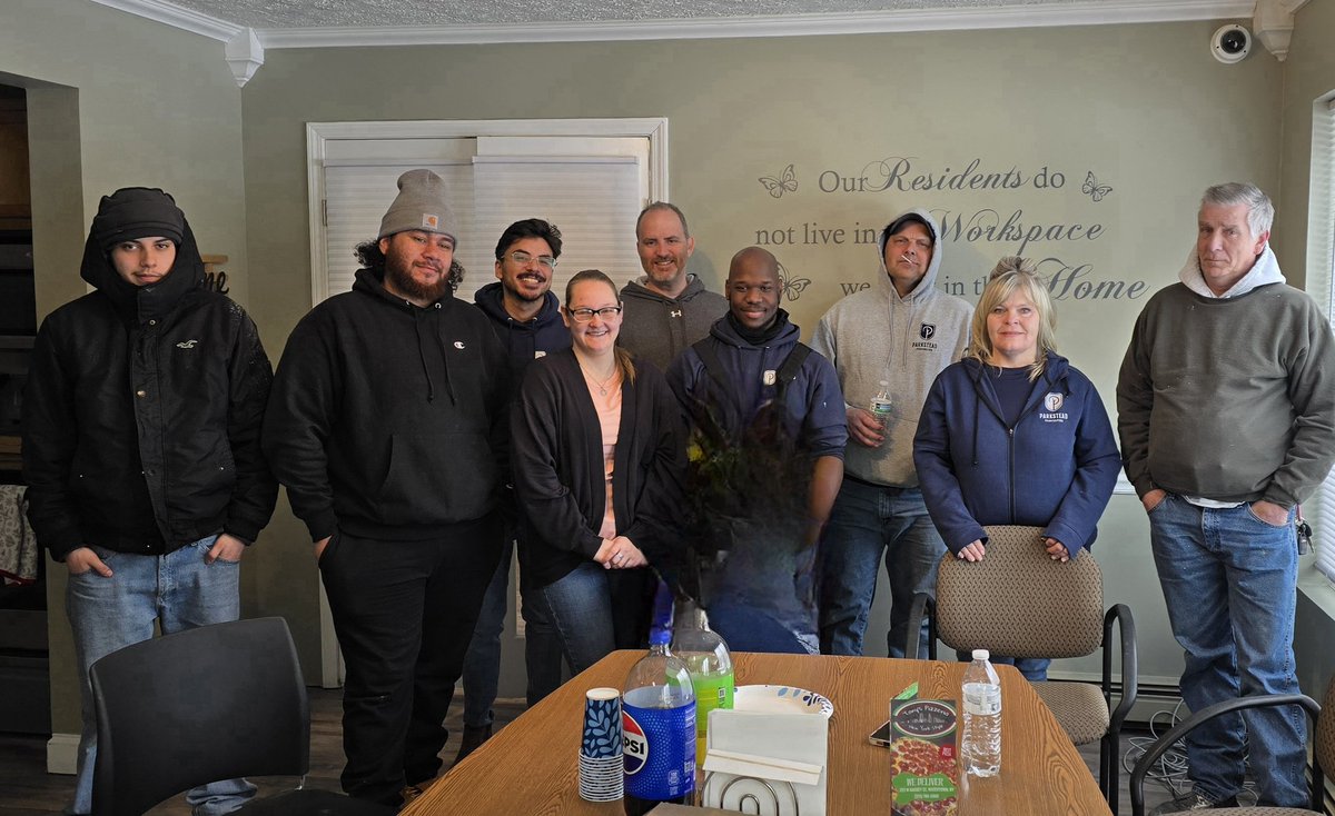Parkstead_City's tweet image. We celebrated #NationalFunAtWorkDay and what fun we had! Pizza lunch followed by a friendly bowling competition 🎳.
#TeamParkstead 
#EmployeeFun 
#TeamBuilding 
#ParksteadLiving 
#AlwaysUnited