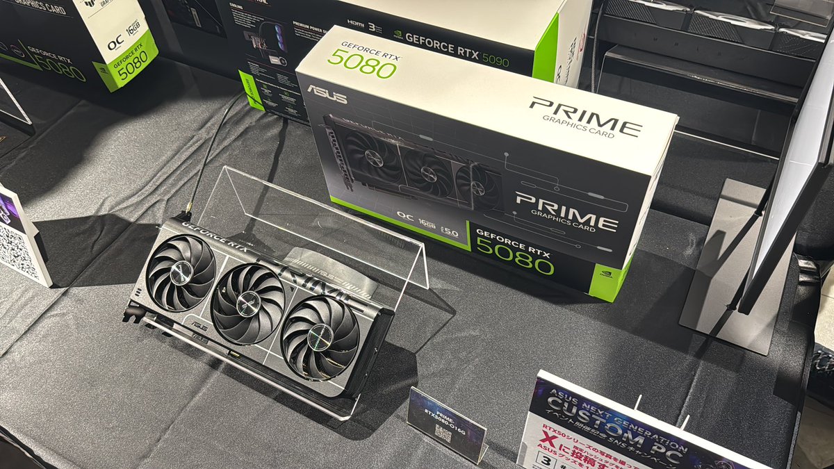 JLee364's tweet photo. でかいですね。　それでも購入予定ありです！
#ASUSイベント  #RTX50シリーズ https://t.co/zex7V0iivO