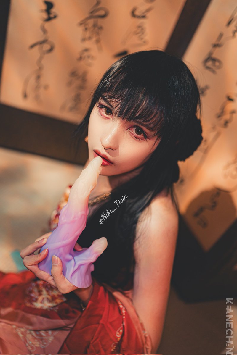树精莱桑的鸡巴长得好奇怪哦
但是越看
越喜欢
好爱
让麻衣姐姐的肉棒都变成娇受形态了
好想合体
射在麻衣姐姐的菊穴里面❤️
肉棒：@nothosaur10 @NSxiaomeng

#伪娘 #cd #男の娘  #幻龙 #趁年轻玩点色 https://t.co/97SzDObvIA