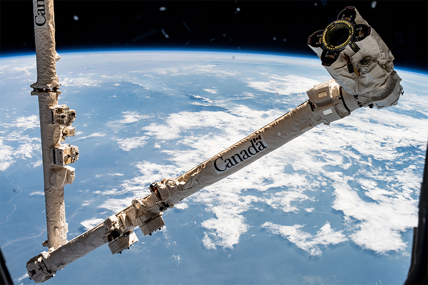 CanadianClub's tweet photo. A message to Trump from Canada's Canadarm in response to his trade war.   Dear States Of America (SOA). "Be fruitful and multiply" - Woody Allen. #OCanada #tariffs #TrumpisaNationalDisgrace #isolationism #GreatWhiteNorth #StatesOfAmerica #TakeOffEh https://t.co/Zg7y2sehGI