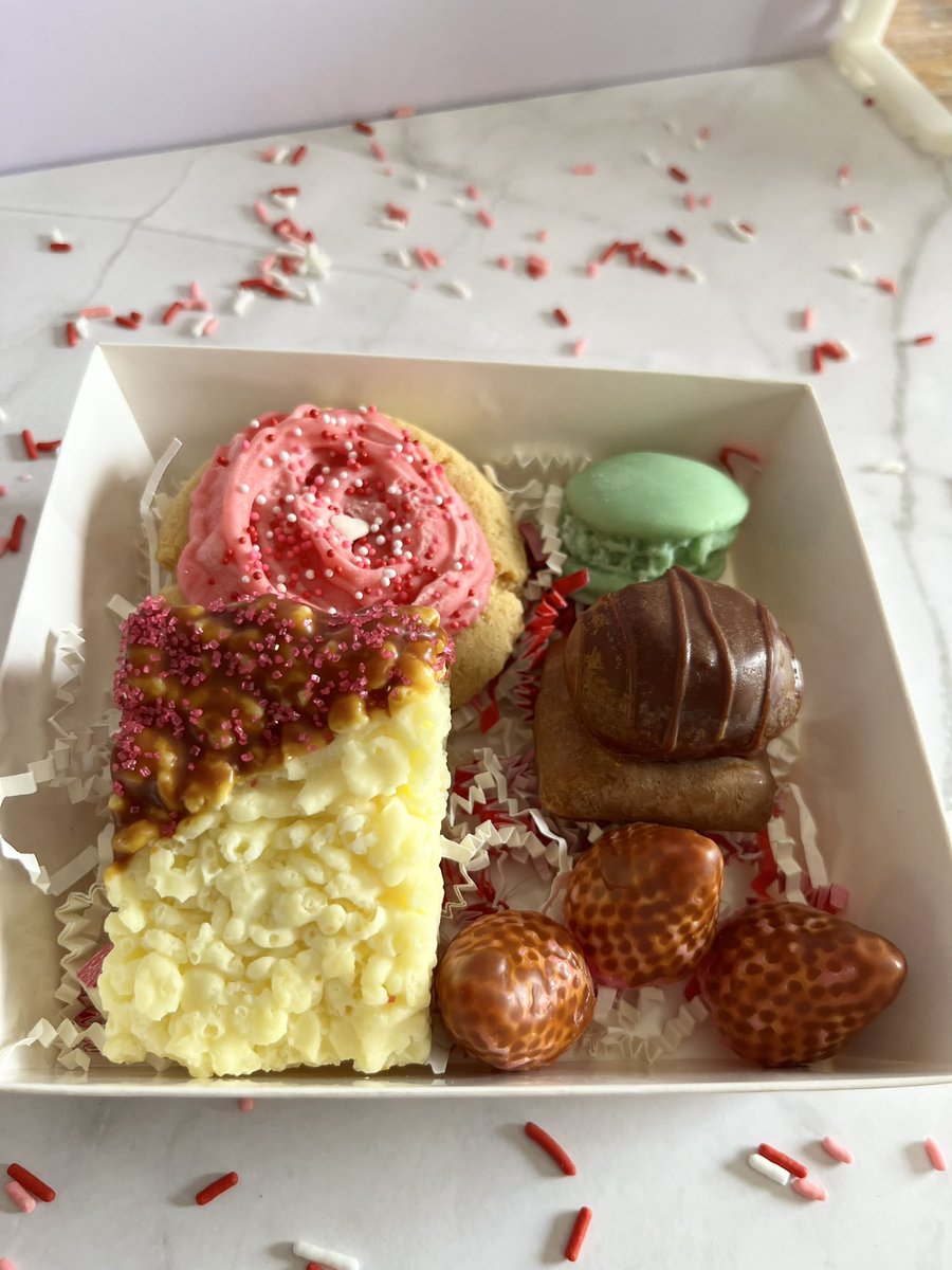 These wax melt treat boxes bring me great joy ❤️🍪🍓💝