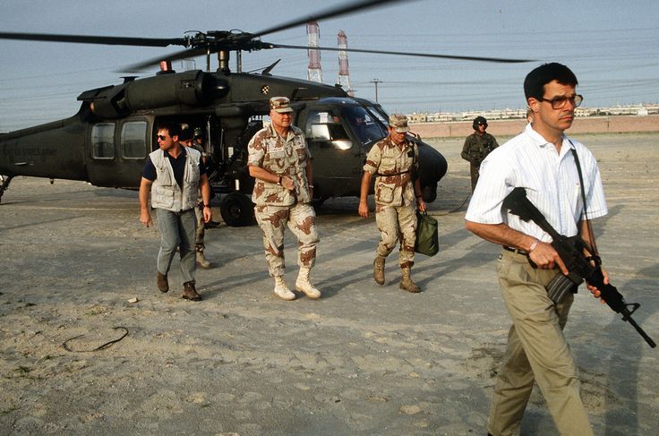 9mmsmg's tweet photo. The peak of American military aesthetics is the tier one 1980s/90s gym teacher operator. Nowadays, SF/CAG guys all look like they're related to @GarandThumb1. Back in the day, they all looked like they were going to fail you in gym class for forgetting your gym clothes. This isn't a knock on the modern operator, but there is something so disrespectful about getting your head canoed by a Rick Moranis looking dude in dockers with a CAR-15 and a Maglight hose clamped to it. We need to bring this back.