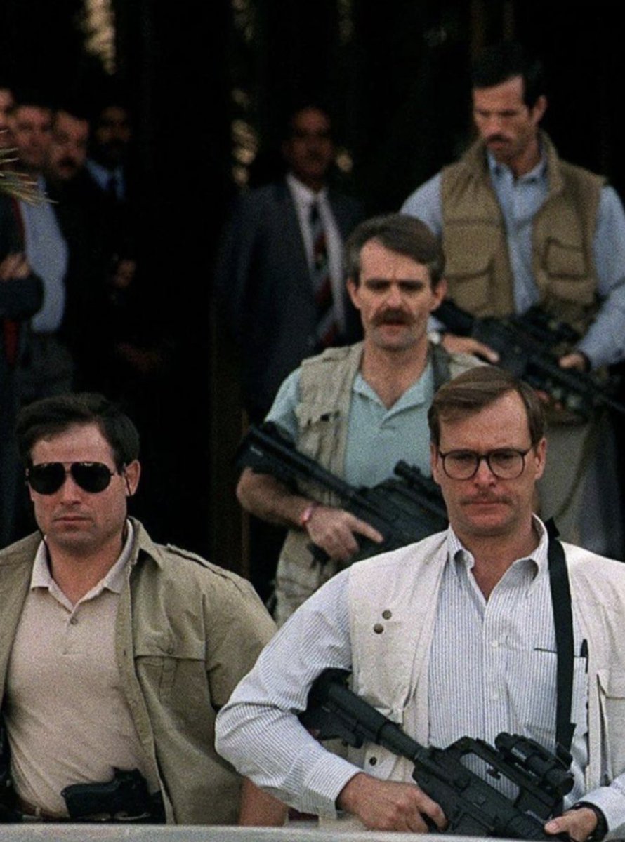 9mmsmg's tweet photo. The peak of American military aesthetics is the tier one 1980s/90s gym teacher operator. Nowadays, SF/CAG guys all look like they're related to @GarandThumb1. Back in the day, they all looked like they were going to fail you in gym class for forgetting your gym clothes. This isn't a knock on the modern operator, but there is something so disrespectful about getting your head canoed by a Rick Moranis looking dude in dockers with a CAR-15 and a Maglight hose clamped to it. We need to bring this back.