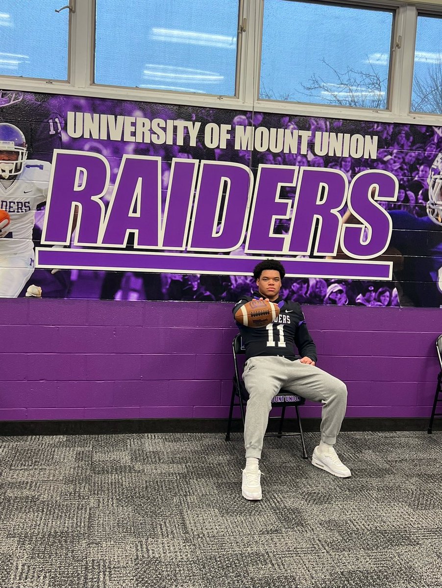 Frank_Johnson13's tweet photo. Had a great visit at The University of Mount Union today! Thank you, Coach Pierce and Coach Dartt for the hospitality! 🟣Go Purple Raiders!🟣 @CoachGeoffDartt https://t.co/Llk7V2OTmU