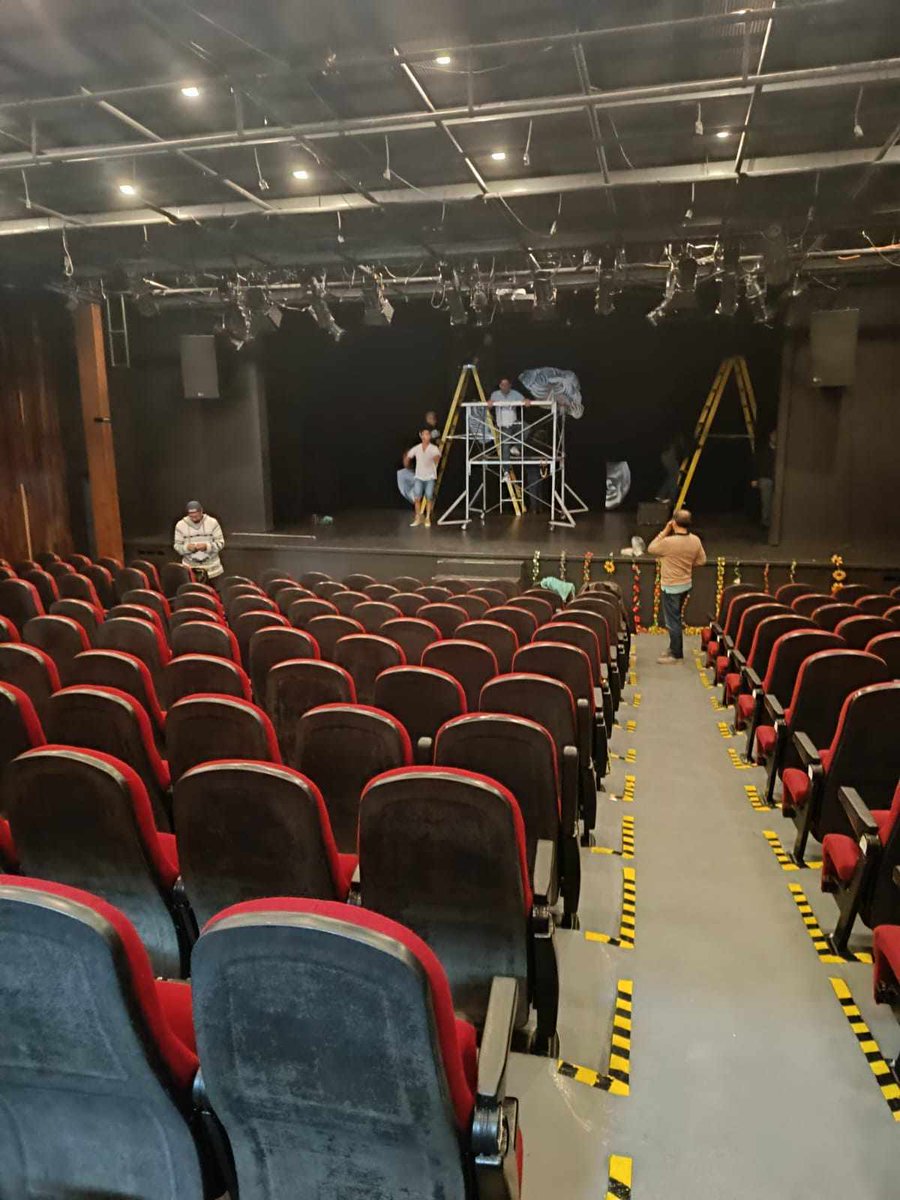 ro_teatro's tweet image. SÓCRATES MEGA STAR está en el Teatro Orientación del @CCB_INBAL para iniciar el viaje a la Atenas clásica en la función de clausura del XXXVII Encuentro Nacional de los Amantes del Teatro @cemex_itiunesco 
¡Nos vemos el domingo 2 de Febrero a las 5 pm! #Teatro #filoheleno