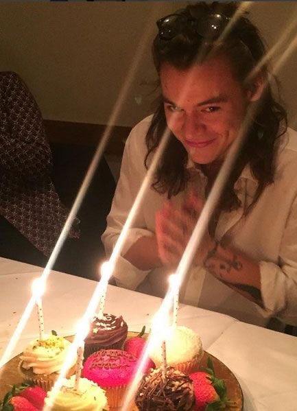 palomacasstrob's tweet photo. HAPPY BIRTHDAY MI REY😭❤️
QUE DIOS TE BENDIGA 
TQM❤️🍉🍒🥝 
@Harry_Styles https://t.co/Bbp4JVscUp