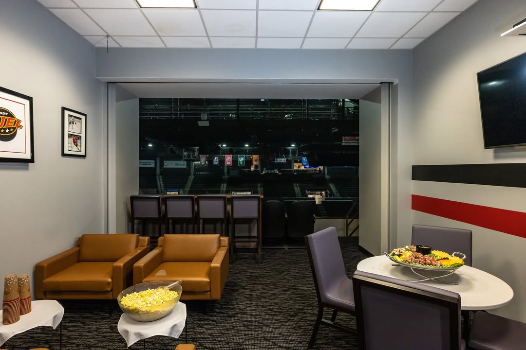 BMOCenter's tweet image. Cirque du Soleil: Crystal is a show you won&apos;t want to miss! Book one of our suites for the upcoming show at the BMO Center on February 6-9. 🤩

Call our box office at 815-968-5222 or email boxoffice@asmrockford.com

#RockfordsHomeForEntertainment #BookYourSuite #PremiumSpaces