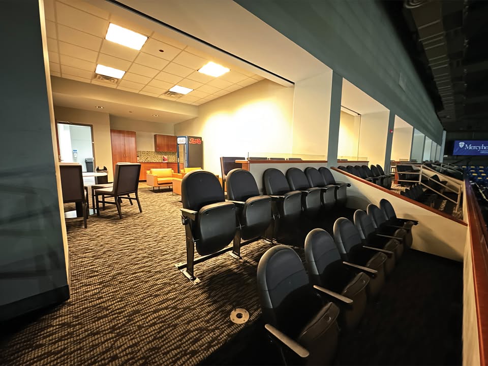 BMOCenter's tweet image. Cirque du Soleil: Crystal is a show you won&apos;t want to miss! Book one of our suites for the upcoming show at the BMO Center on February 6-9. 🤩

Call our box office at 815-968-5222 or email boxoffice@asmrockford.com

#RockfordsHomeForEntertainment #BookYourSuite #PremiumSpaces