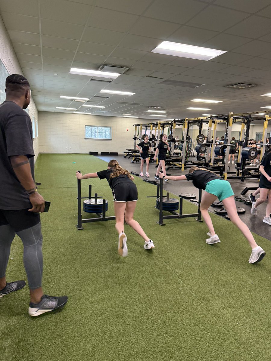 JasperVikingsVB's tweet photo. January ☑️

So proud of this group! They all have gotten better this month. Older group is guiding the younger group. Leadership at its best! Thankful for a group who accepts challenges and exceeds expectations. Excited for the growth they will have these next few months! 🖤💛 https://t.co/ObHPrStMfl