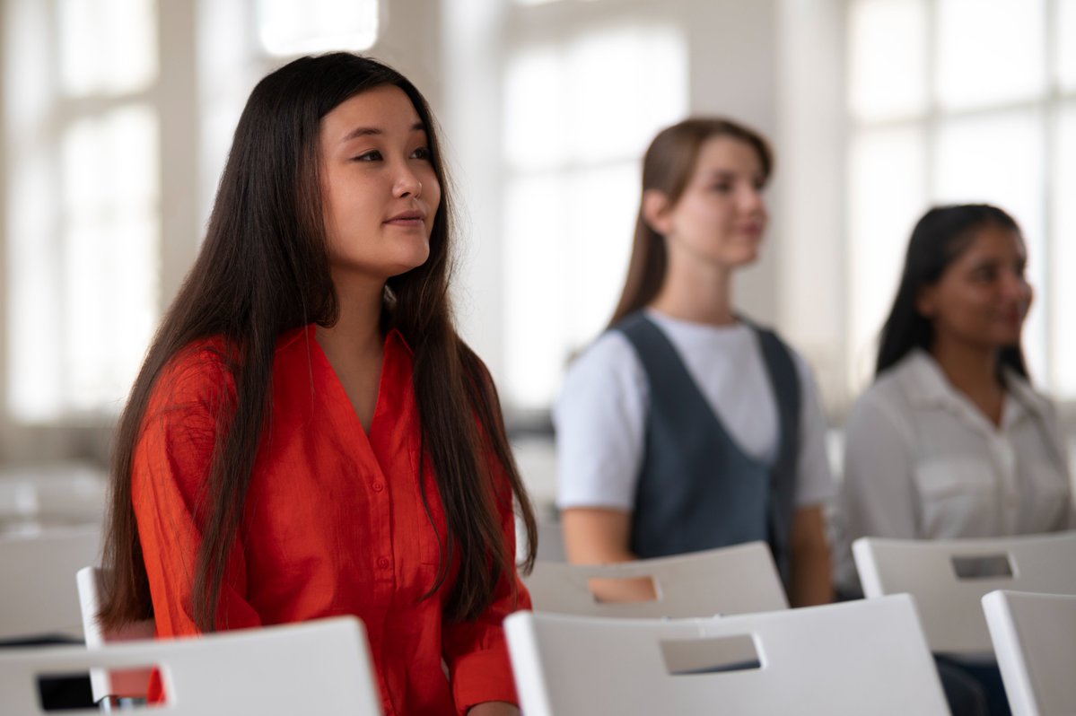 SkillsLink connects employers with skilled talent through a skills currency match algorithm. Currently in development with partners, it helps businesses find the right talent while students access job opportunities. Interested in piloting? Contact us below! #SkillsCurrency