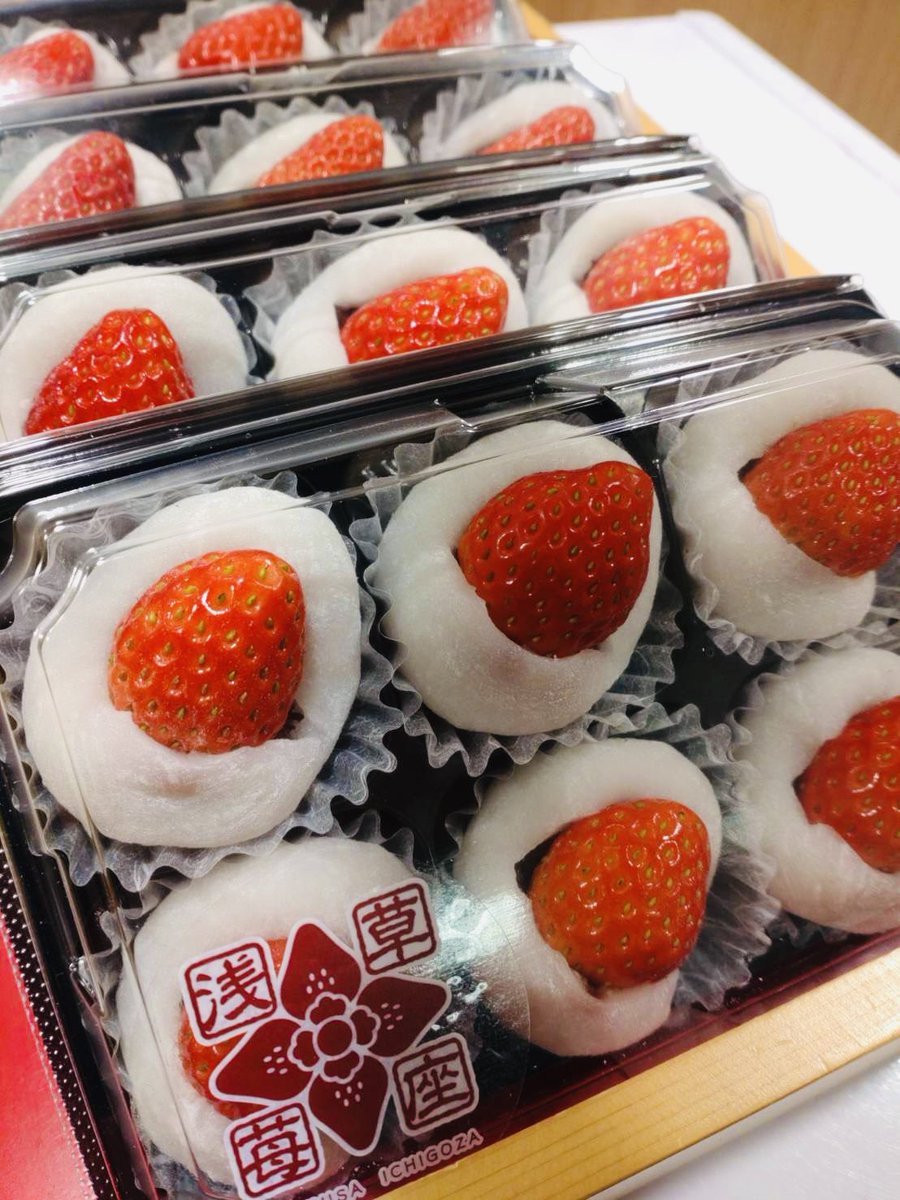 浅草苺座】 本日より、 「ひと口大福苺」と「チョコ生いちご」が 3号店