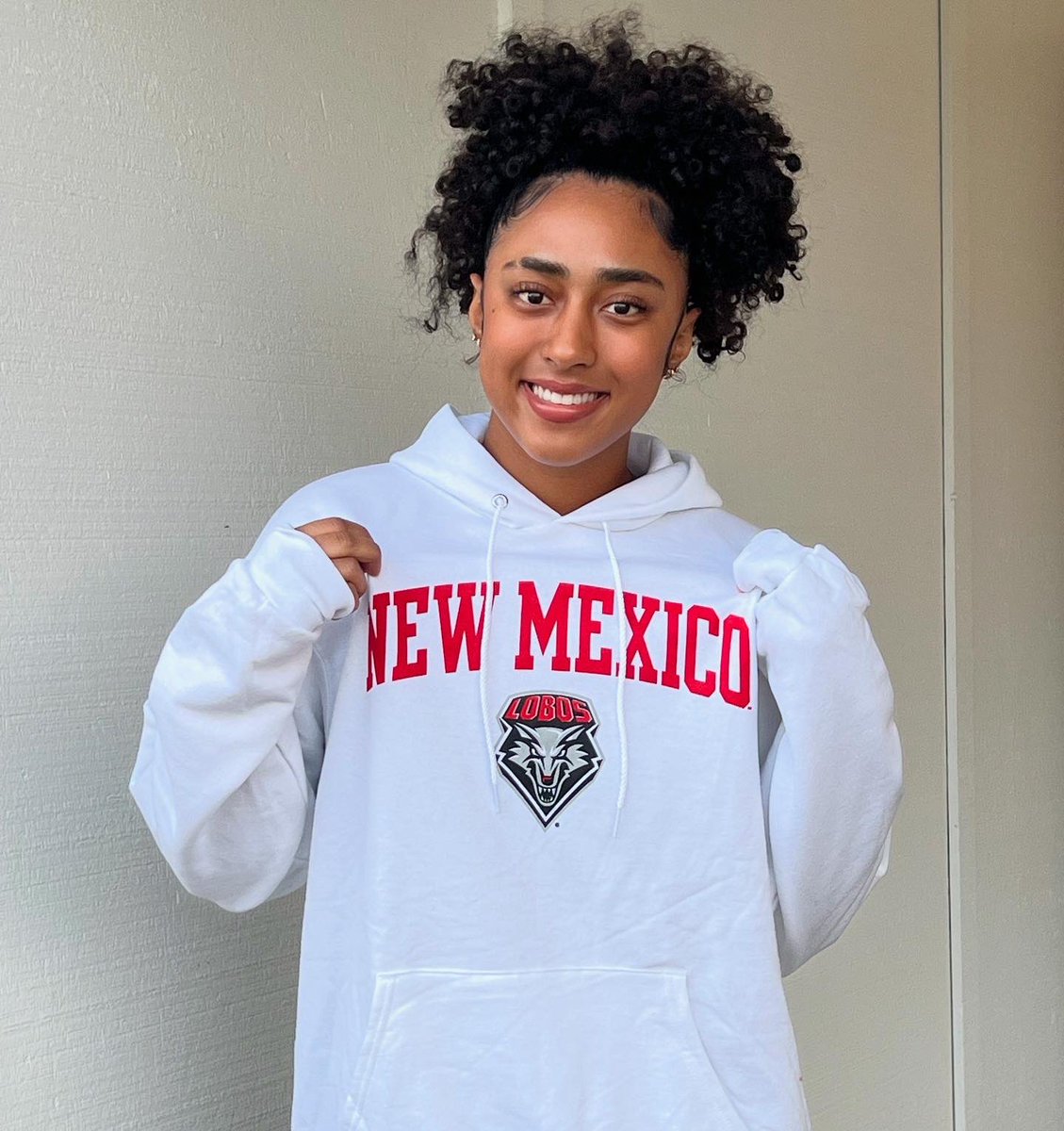 SnodgrassAvah's tweet image. I am very grateful and excited to announce that I have committed to play D1 soccer and further my academic career at the University Of New Mexico. I would first like to thank my mom and dad for being my biggest supporters throughout this process and for giving me the best…