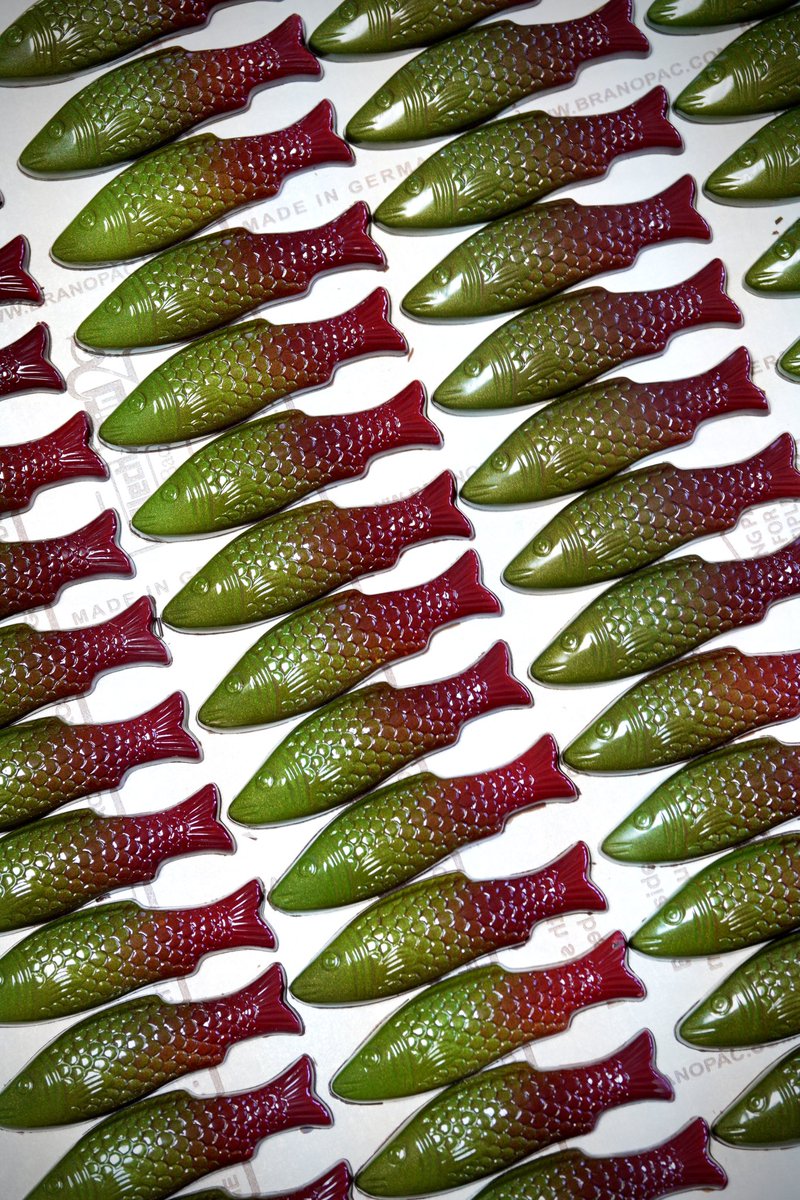 m_doridori_'s tweet photo. この時期にだけ発生する
チョコの魚群𓆝𓆟𓆝𓆟 https://t.co/lQOPnEptBL