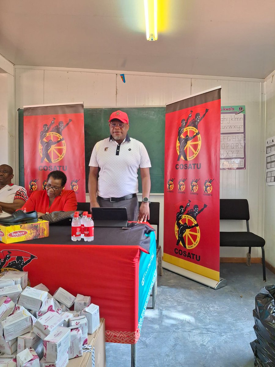 _cosatu's tweet photo. #COSATU in the North West donated school shoes at Mochwane primary school in Ganyesa @eNCA @GovernmentZA @ReginaMhaule @DBE_SA #Back2SchoolCampaign #Right2LearnCampaign https://t.co/B1wsh3Xh7l