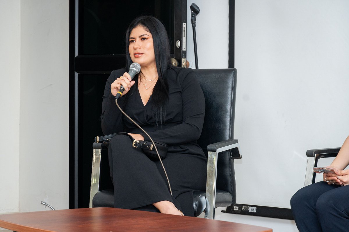 PUCE_StoDgo's tweet image. ✨ Así vivimos #FlashTalks ✨

Un encuentro donde la innovación y la inteligencia artificial nos mostraron el futuro de la salud. 💡💙

Gracias a todos los que fueron parte de esta experiencia. ¡Nos vemos en la próxima! 🚀💬
 #PUCESD #NoTeDetengas #IA