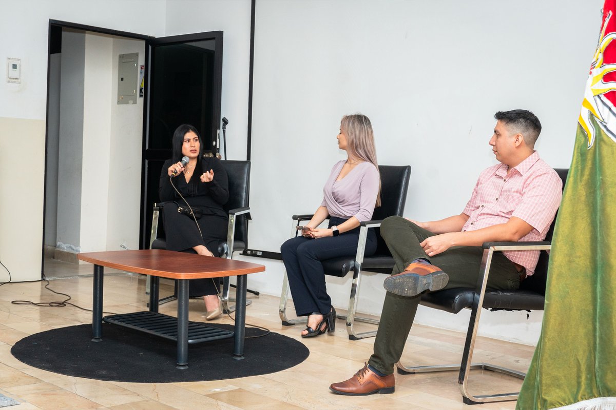 PUCE_StoDgo's tweet image. ✨ Así vivimos #FlashTalks ✨

Un encuentro donde la innovación y la inteligencia artificial nos mostraron el futuro de la salud. 💡💙

Gracias a todos los que fueron parte de esta experiencia. ¡Nos vemos en la próxima! 🚀💬
 #PUCESD #NoTeDetengas #IA