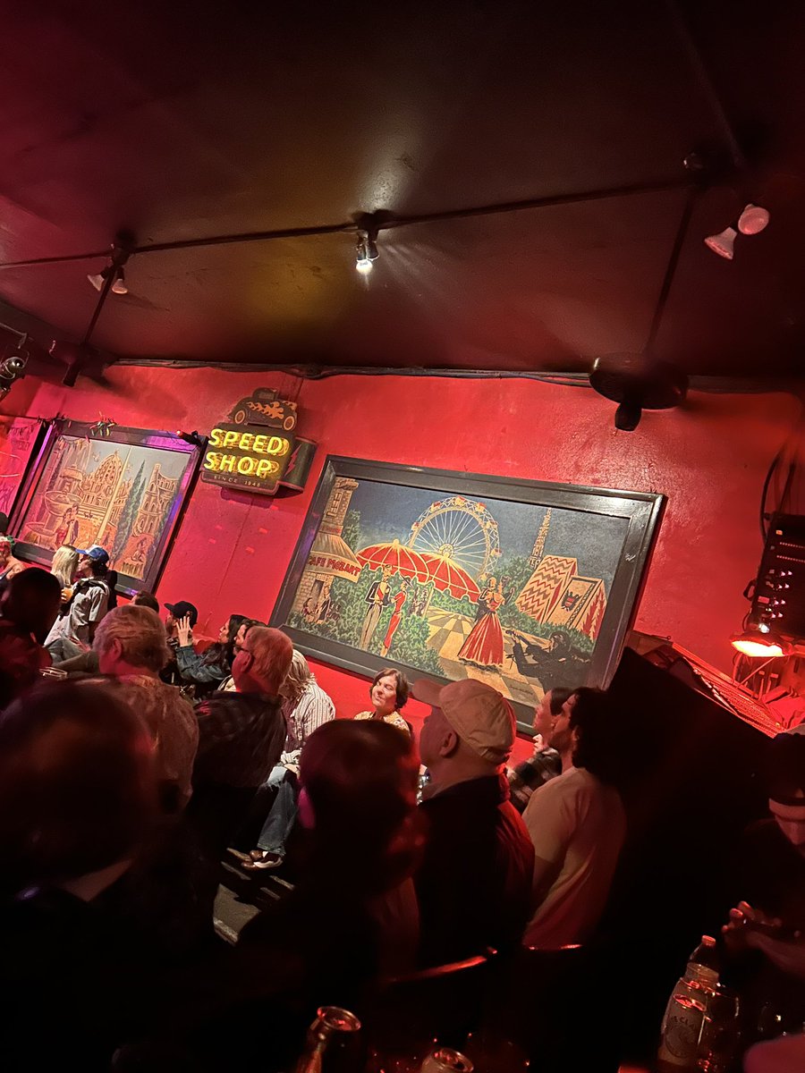 mandydugan's tweet photo. Where am I in Austin? https://t.co/SDIRBzPfWV