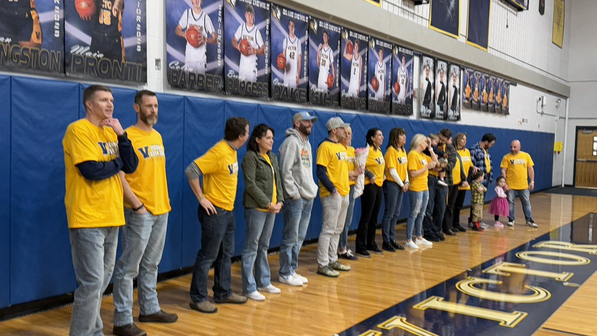 VictorBLDevils's tweet image. We 🫶 Our Seniors! #ClassOf2025 
What a Great Evening Celebrating all 3 Cheerleading Teams, Staff, Youth, Seniors and their Families at the @VCSCheer_VVC Showcase! #WeAreVictor✌️