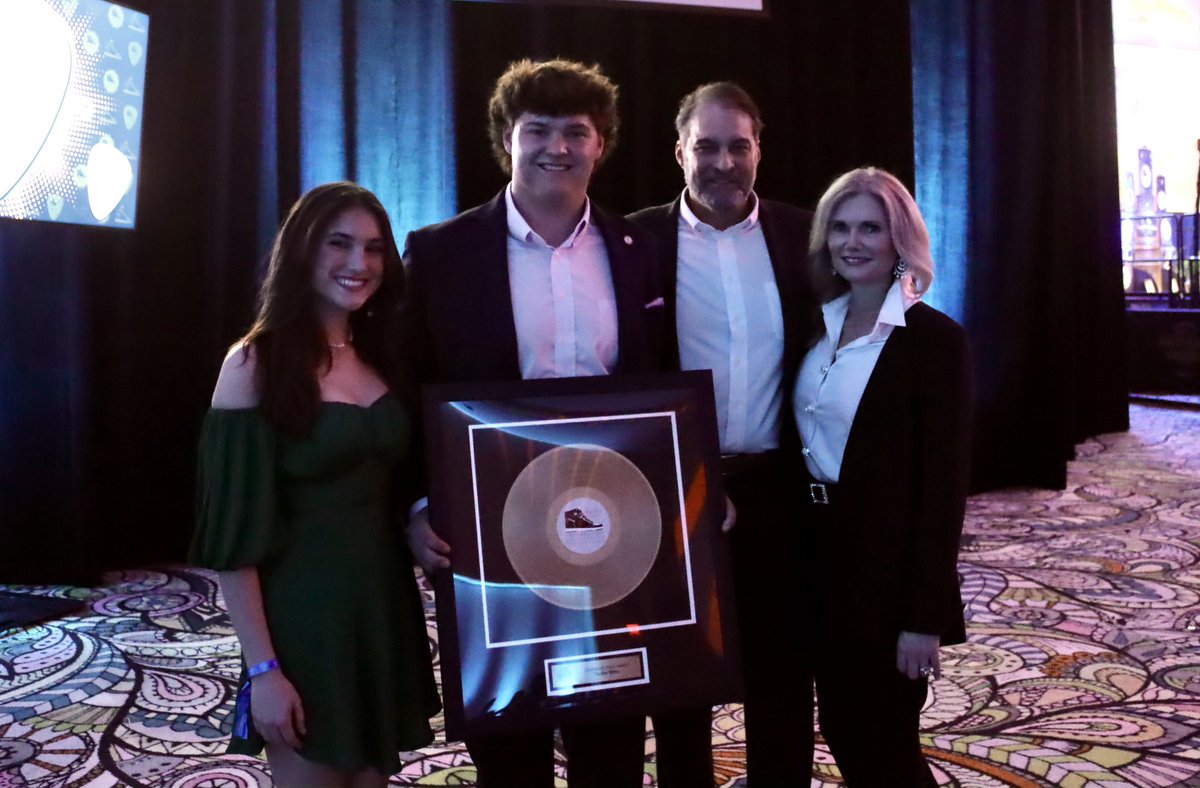 During the 13th annual Tampa Bay Sneaker Soiree, Jesuit’s own Tucker Witte ’25 was presented this year’s Community Hero award! Congratulations Tucker! 

#AMDG