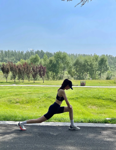 MeredithOnlyL's tweet photo. 朝日、そよ風、緑の公園、一歩一歩が体への贈り物です。 💪☀️
#モーニングラン https://t.co/GkYfSQxq4L