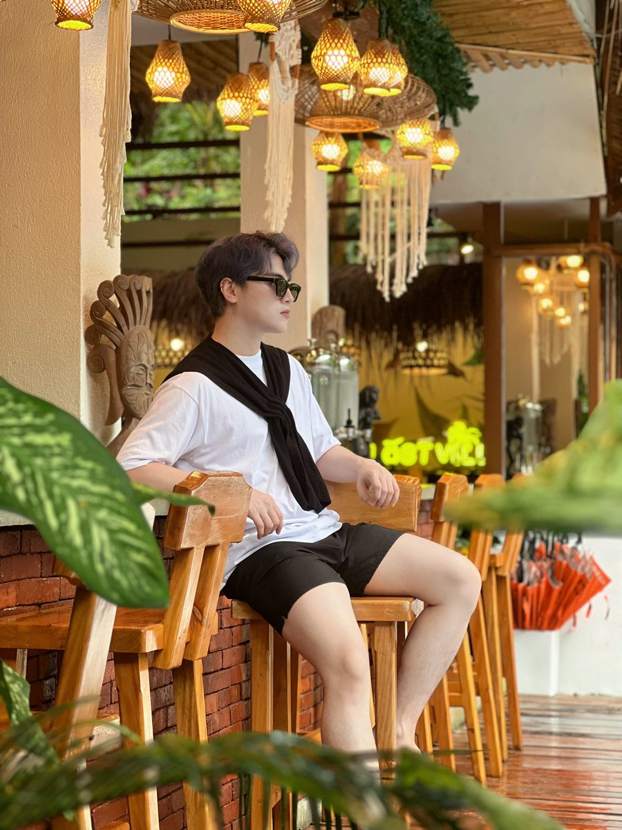 magvo-vote ka ba o magvo-vote? kasi ako magvo-vote ako. 😎

me habang nagvovote: