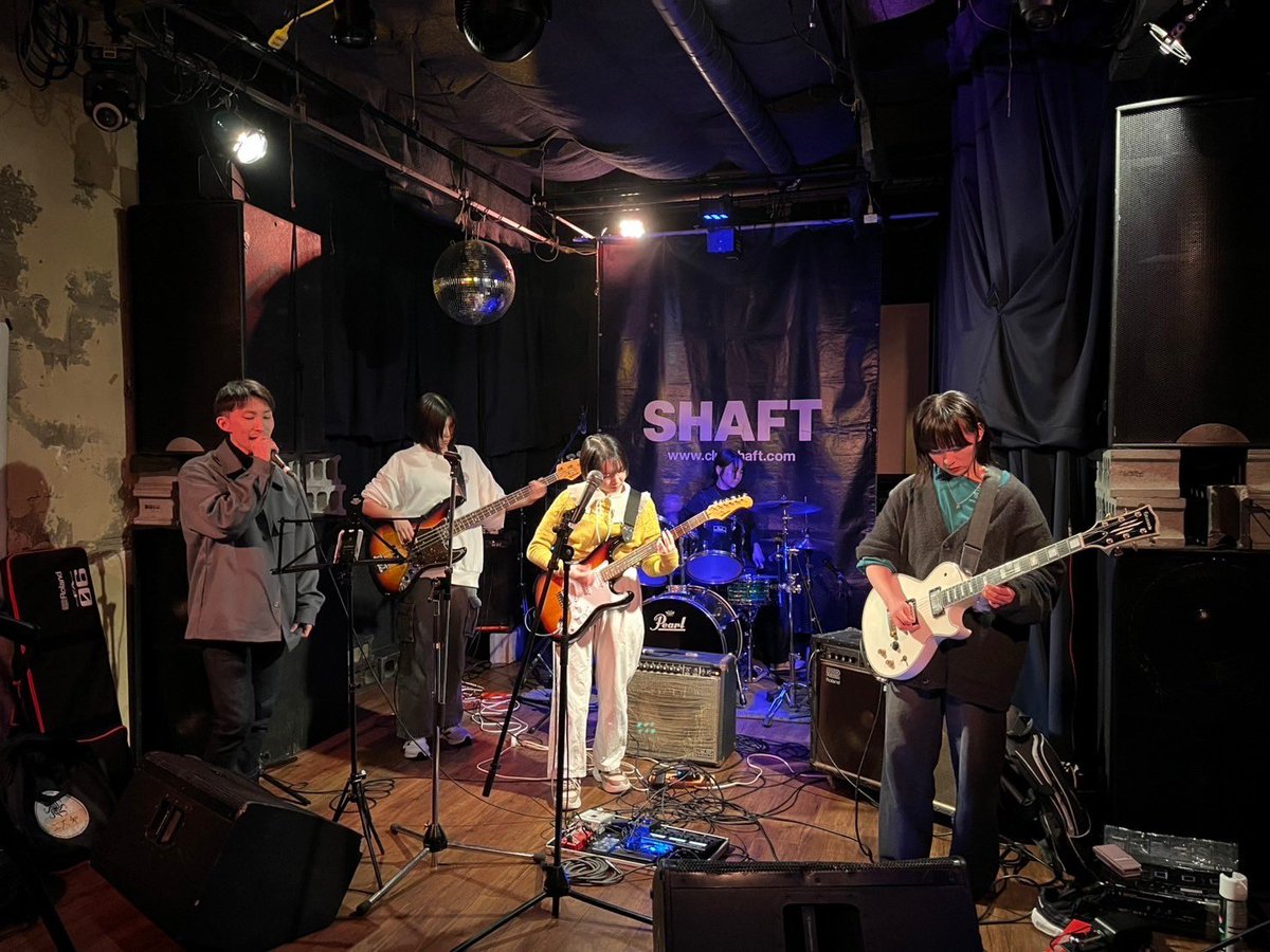 F_ken_tit's tweet photo. 1/18(土)は冬定ライブでした！
初めて訪れたライブハウスでしたが、新鮮な空気の中で非常に楽しい時間となりました！ https://t.co/UfnERh8xVe