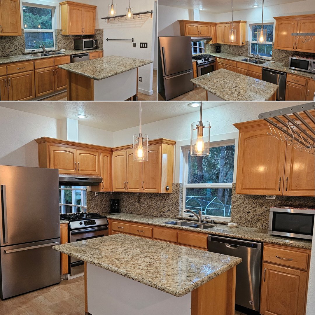 Attention Builders! Urban Low Residential Zone may allow for additional lots/division per County. Charming 2 bed +den +frm (4 usable w/closets doors &amp; windows) &amp; 2 full baths, updated kitchen. $475,000 MLS #2326817