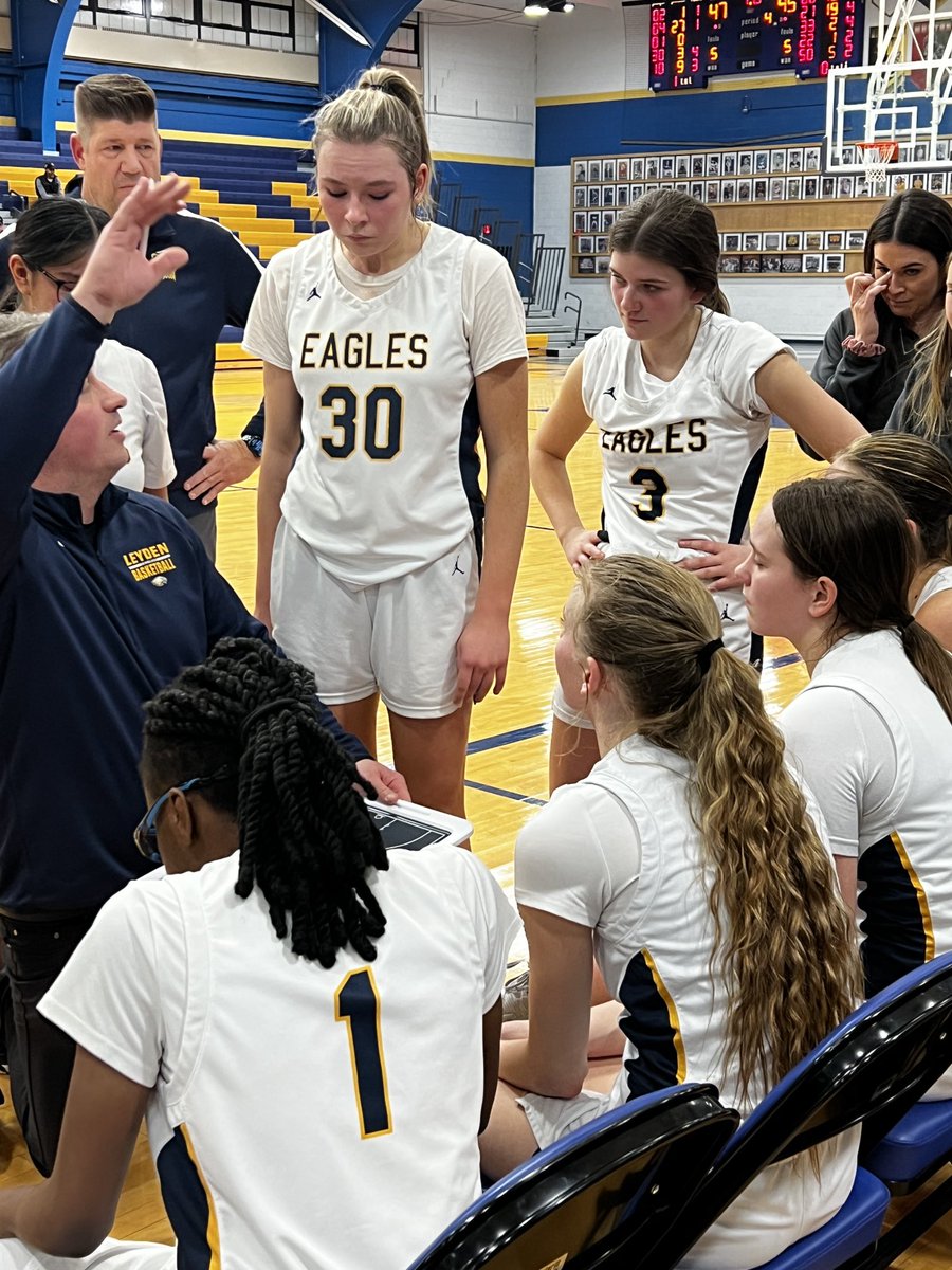 Won it sinking two free throws with 1 second on the clock left. Yaaas! #leydenpride 47-45 Leyden