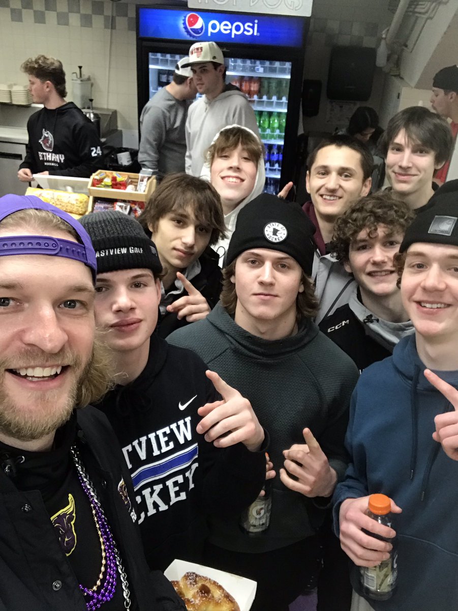 Me and the <a href="/EVBoysHSHOCKEY/">EASTVIEW BOYS HOCKEY⚡️</a> boys bout to end some seasons <a href="/isaacberbs13/">isaacberbs13</a>